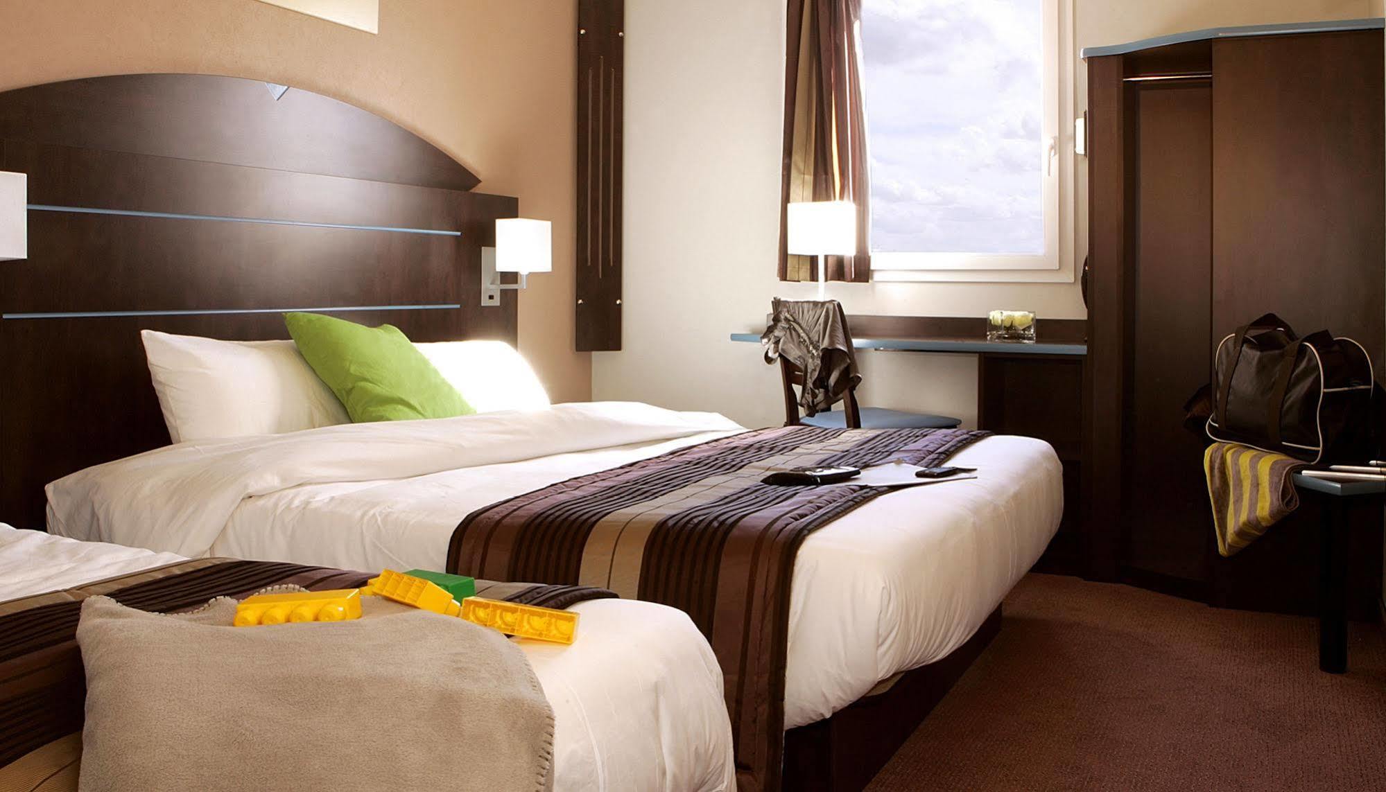 Hotel Akena City Caudry Kültér fotó